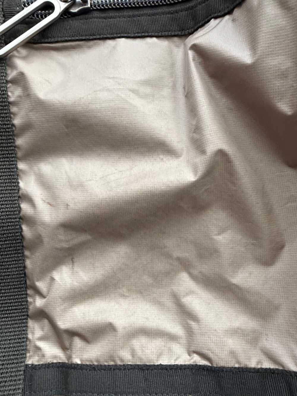 LeSportsac Duffel Bag - Picture 7 of 9